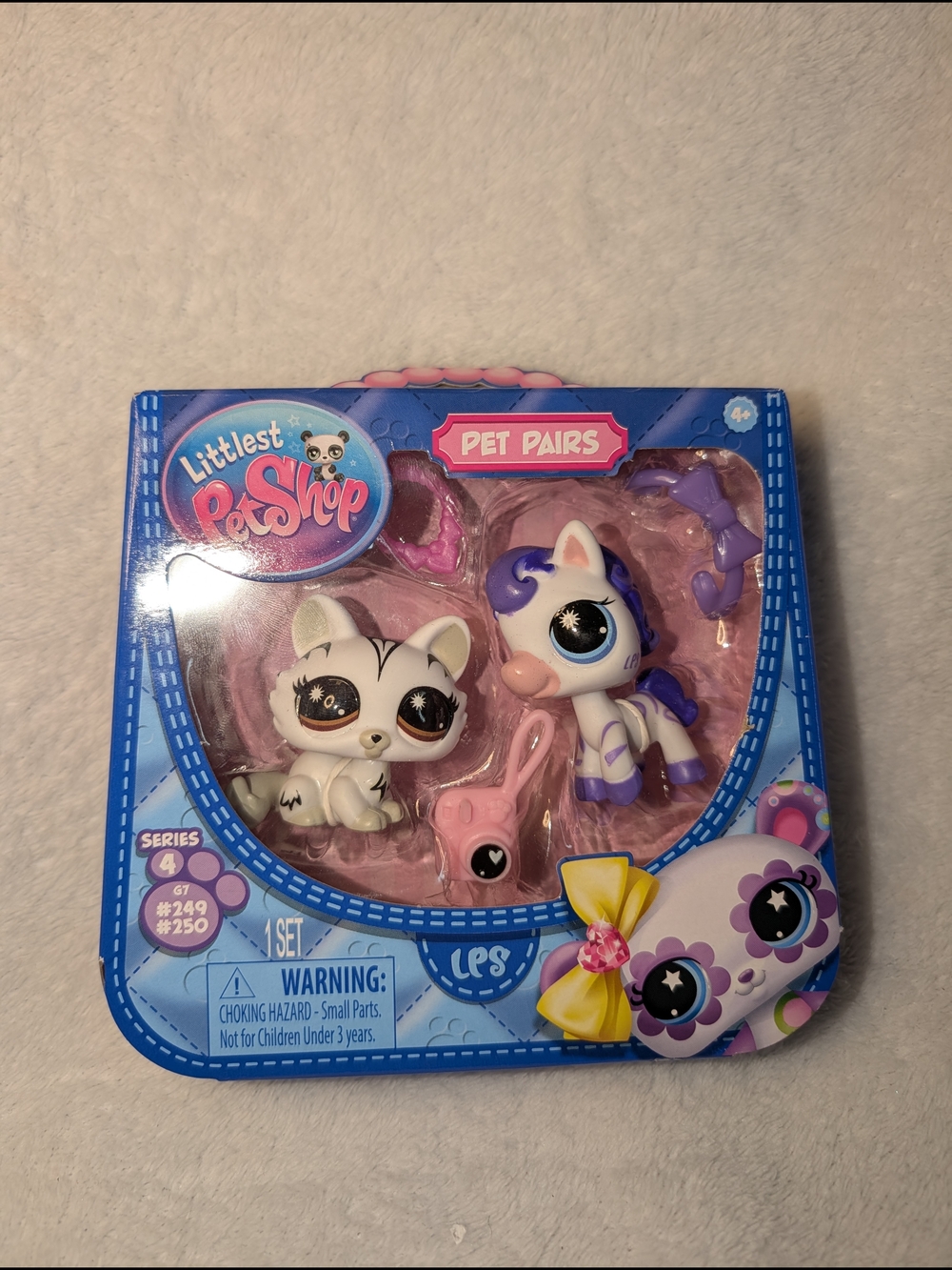 Littlest Pet Shop Pink Accessory with Purple-and-White Zebra & White Kitty